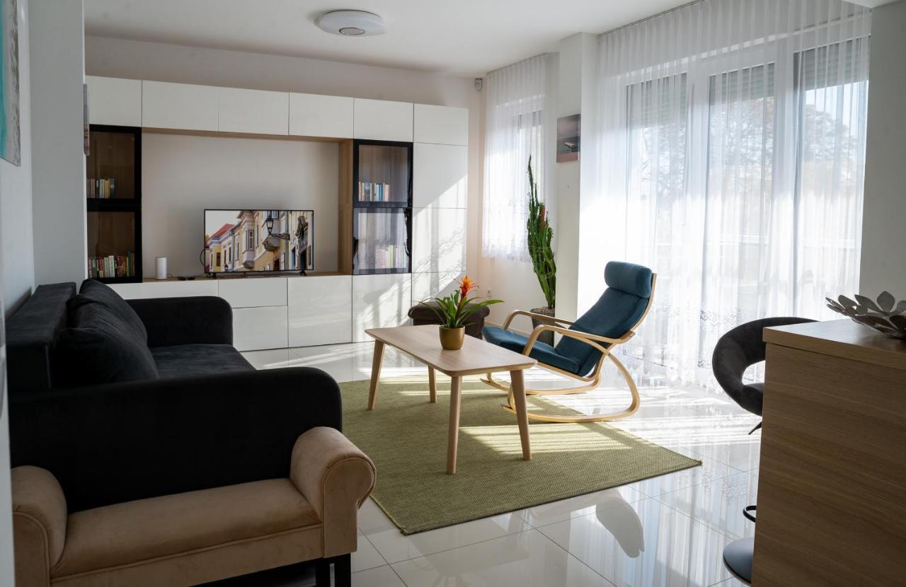 Sunshine Apartman With Free Parking Gyor Exterior photo