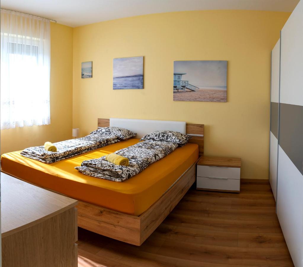 Sunshine Apartman With Free Parking Gyor Exterior photo