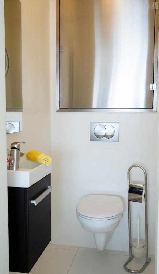Sunshine Apartman With Free Parking Gyor Exterior photo