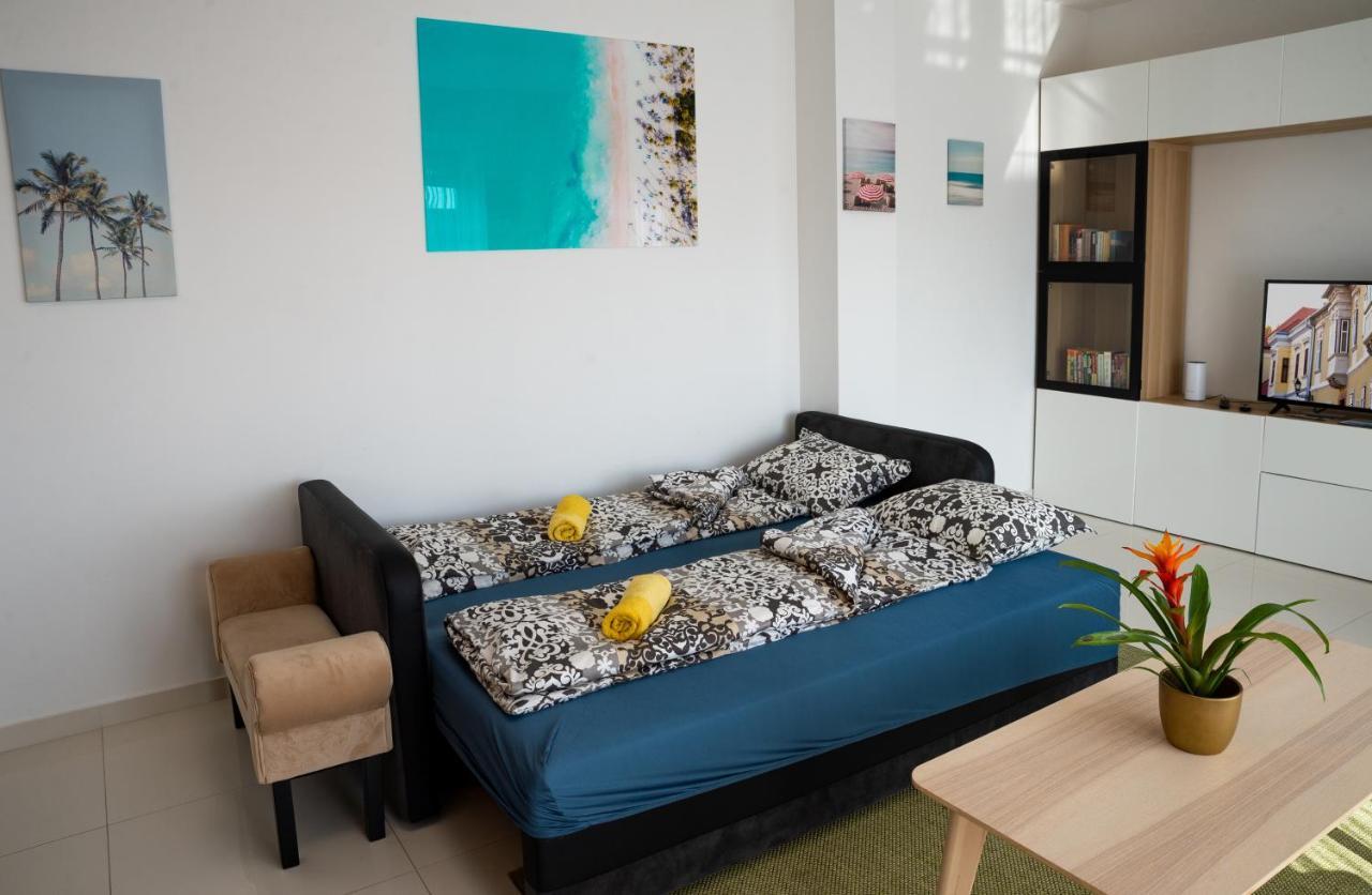 Sunshine Apartman With Free Parking Gyor Exterior photo