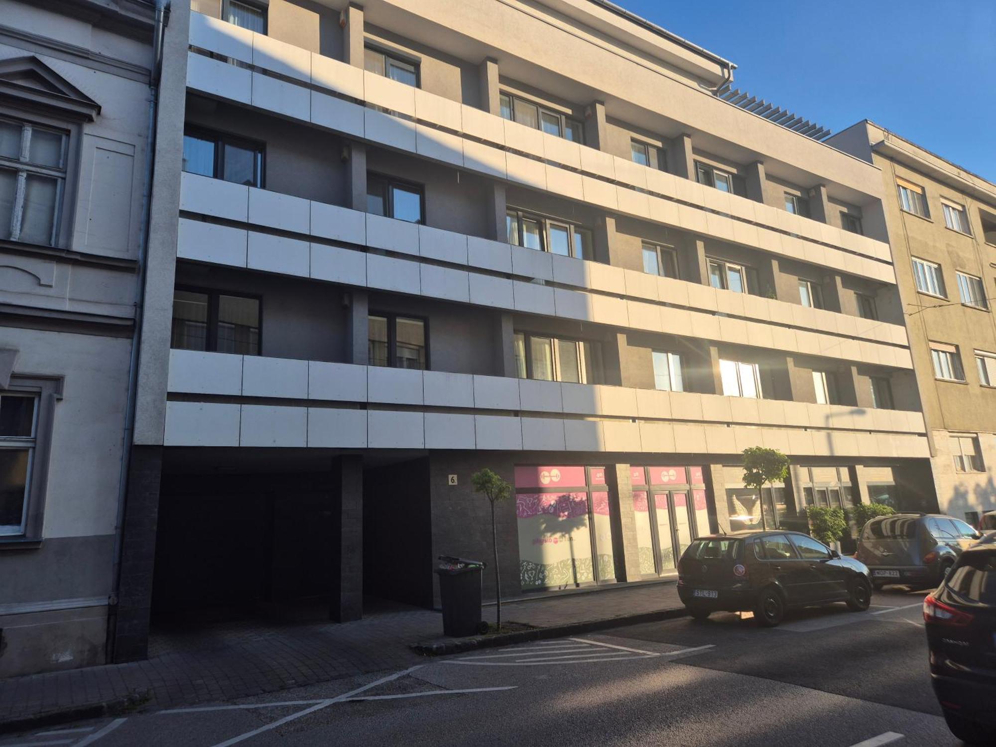 Sunshine Apartman With Free Parking Gyor Exterior photo